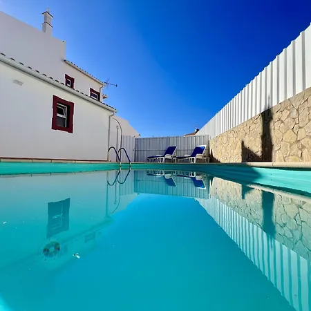 Stylish With Pool By Homing פרה